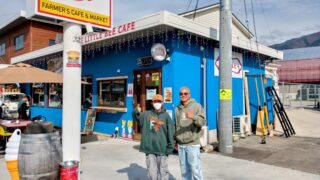 アメリカンヴィンテージ空間と農家直営の絶品メニュー！「The Little Bee 」