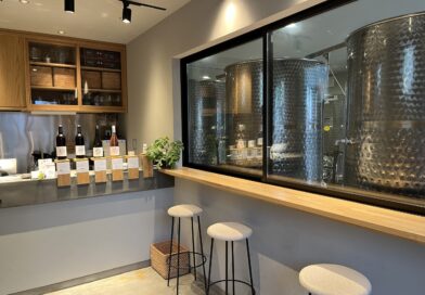 山梨のワインを味わう！甲府朝日通り商店街のお店「SPRING WINE」